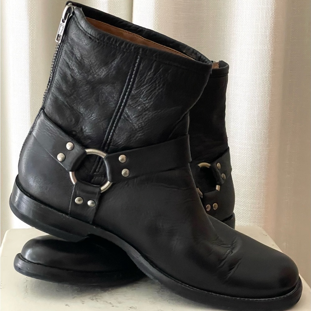 Ladies black Frye boots, size 9.5
